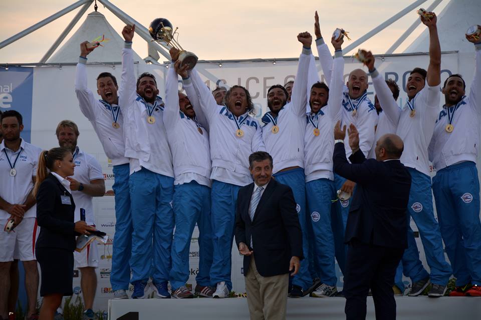 Italia vince i mondiali di canoa polo a Ortigia (Siracusa)