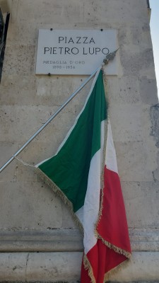 foto piazza Lupo