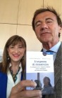 Adelaide Barbagallo e Michele Cucuzza con la copertina del libro "L'urgenza di ricostruire"