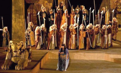 Particolari di scena dell'Aida a Siracusa