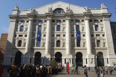 Palazzo Mezzanotte Milano (ph Wikipedia)